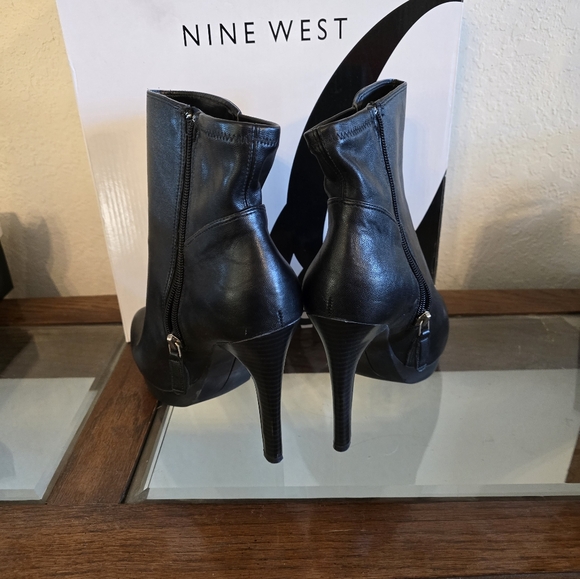 Nine West size 7 Izzabella platform stilleto bootie. - Picture 6 of 8